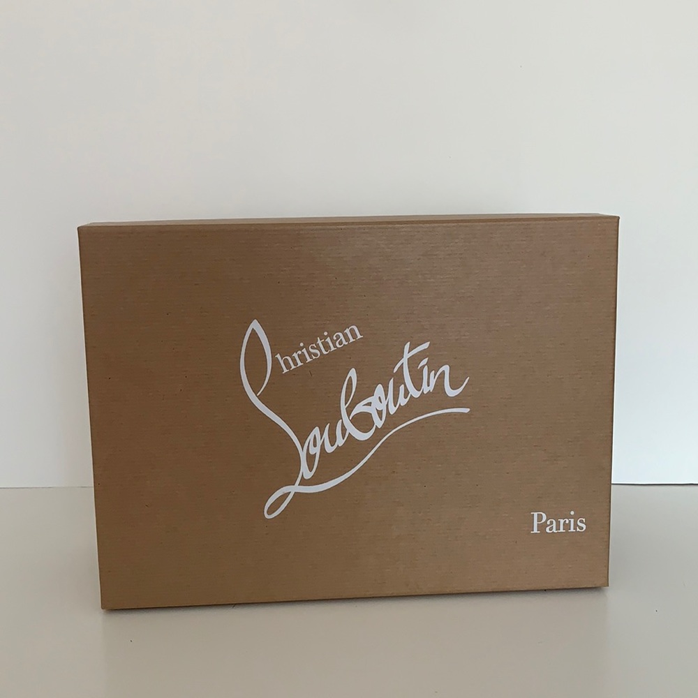 CHRISTIAN LOUBOUTIN shoe box w/silk paper